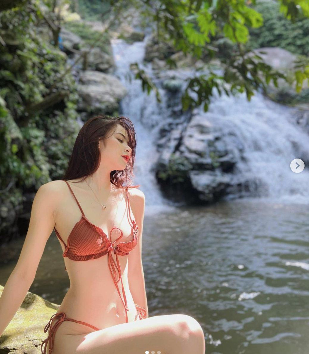 My nu so huu nu cuoi hut 10 trieu view mac dep xuong pho