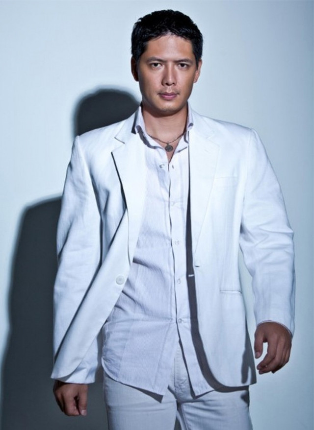 Nam than Viet dinh dam cuoi vo dai gia, roi showbiz lam kinh doanh