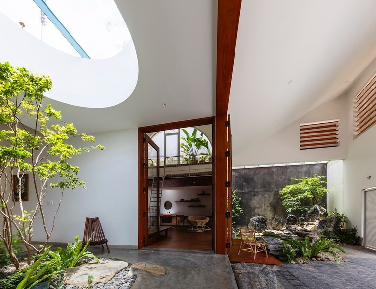 Doc dao nha ngoi vua hoai niem, vua co kha nang ‘noi chuyen’ voi thoi tiet-Hinh-9