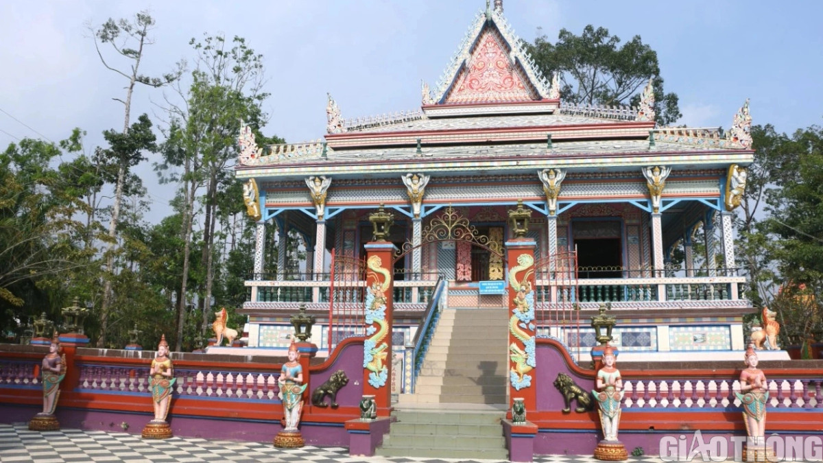 Nhung ngoi chua doc dao hut khach du lich den Soc Trang dip Tet-Hinh-2