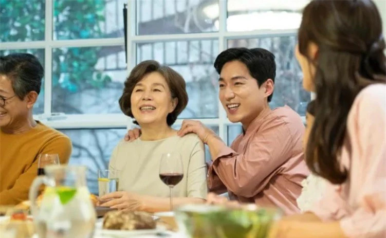 Ngay xuat vien, me ban trai dung chan truoc cua khong cho toi vao nha