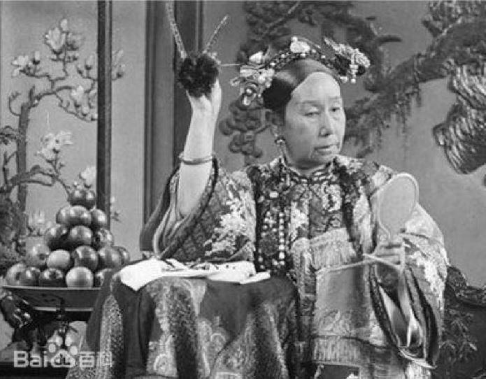 Kinh ngạc cách chăm sóc chân của Từ Hi Thái hậu - Hình 2 Kinh ngac cach cham soc chan cua Tu Hi Thai hau-Hinh-2