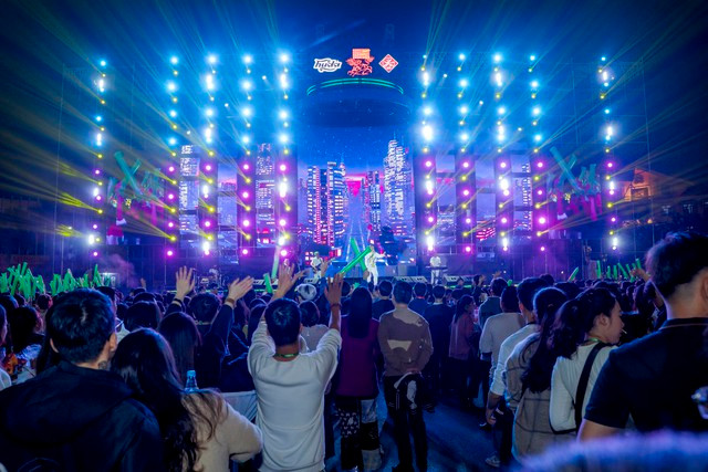 Lãnh đạo thành phố Huế cho biết: Với dự báo năm 2024 sẽ có nhiều thuận lợi và thách thức đan xen, chúng ta phải tiếp tục nỗ lực hơn nữa, phấn đấu xây dựng, giữ vững và nâng cao vị thế của đô thị Huế; phát huy danh hiệu Thành phố Festival, thực hiện thành công mục tiêu đưa Thừa Thiên Huế trở thành Thành phố trực thuộc Trung ương”.