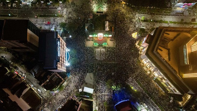 Tại trung tâm thành phố Huế đã diễn ra chương trình nghệ thuật tổng hợp Countdown - chào năm mới, khép lại chuỗi sự kiện lễ hội trong năm 2023 và chào đón năm mới 2024, thể hiện tinh thần xuyên suốt và liên tục của Festival Huế.