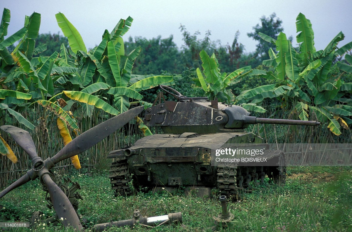 Xác xe tăng Pháp ở Điện Biên Phủ, dấu tích còn lại từ trận đánh rung chuyển thế giới năm 1954.