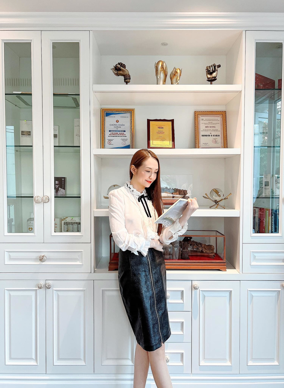 Phòng làm việc riêng của vợ Tuấn Hưng tại nhà.