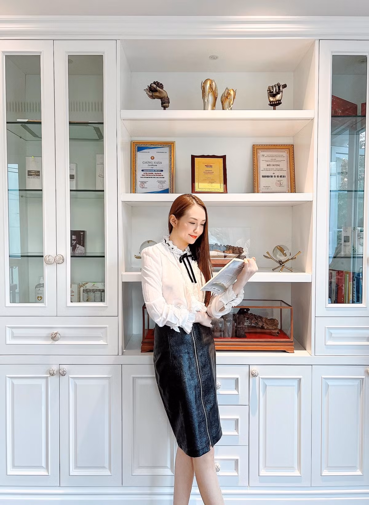 Phòng làm việc riêng của vợ Tuấn Hưng tại nhà.