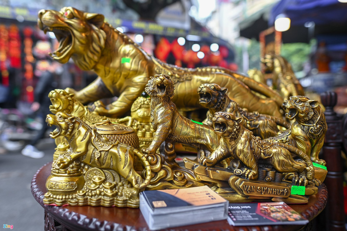 Giá của những bức tượng hổ phụ thuộc vào kích thước, chất liệu hay độ tinh xảo. Có nhiều mẫu mã đa dạng đáp ứng sở thích của khách hàng.