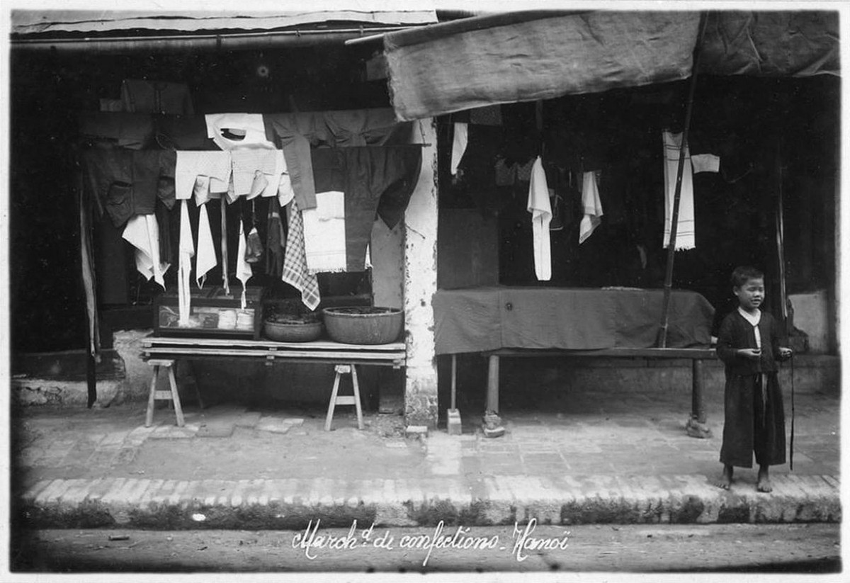 Cửa hàng vải vóc và quần áo.