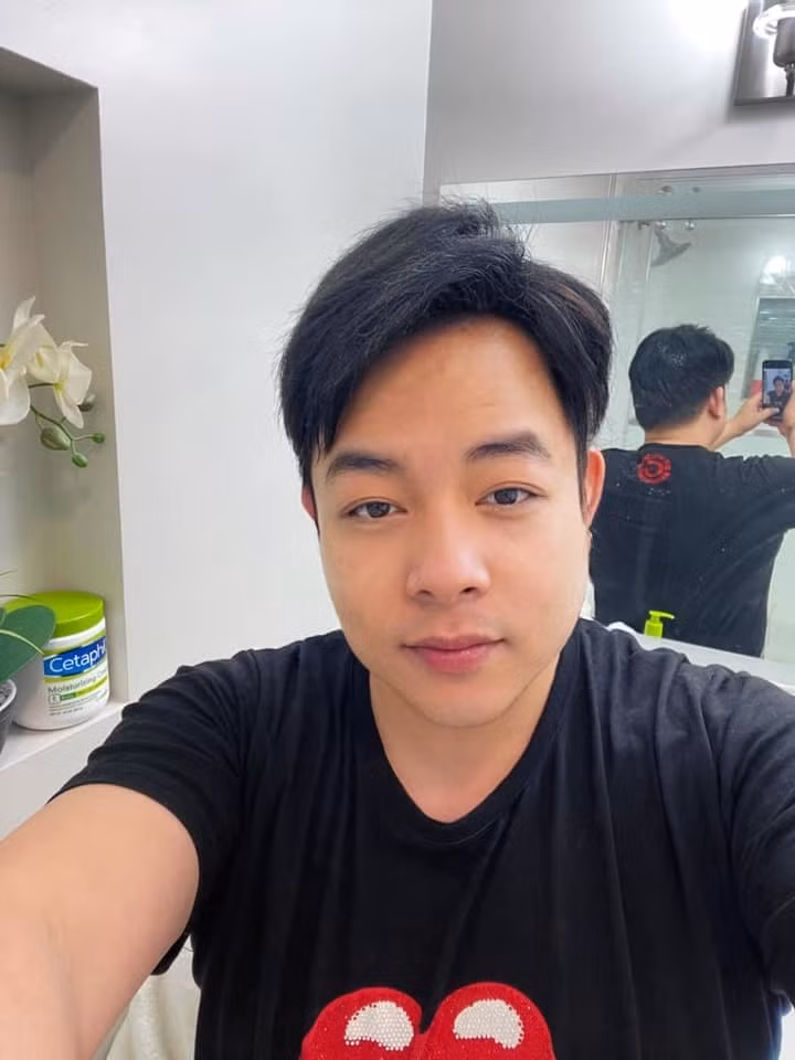 Quang Lê chăm sóc da "níu kéo thanh xuân".