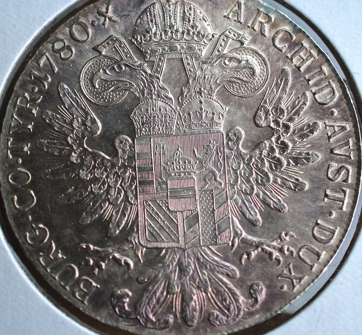 Trong 300 năm tiếp theo, nhiều quốc gia trên thế giới đã lấy đồng thaler làm mẫu để đúc tiền cho nước mình. Tại từng quốc gia, tên gọi thaler có những biến thể khác nhau như daler, dalur, tallero, talar...