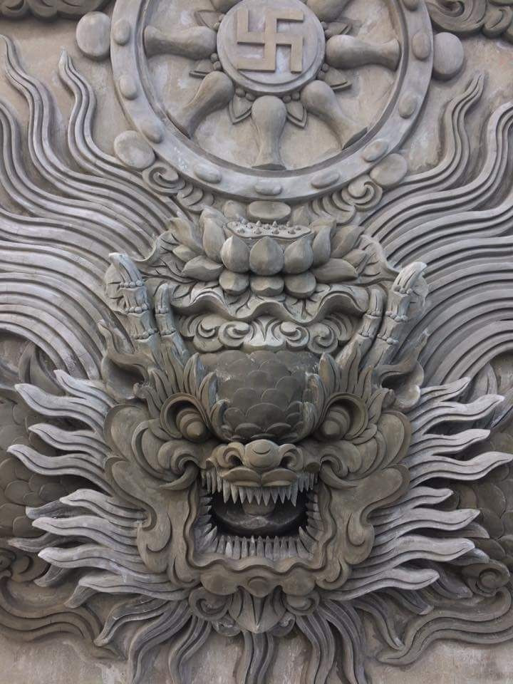 Khi truyền vào Việt Nam, hổ phù trở thành biểu tượng của sự no đủ, vững bền, đồng thời cũng tượng trưng cho sự linh thiêng, xua đuổi tà ma, chống lại ám khí, điều hòa long mạch, bảo vệ chủ nhân...