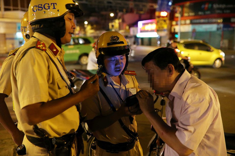 Ngay Tet uong bao nhieu ruou se bi xu phat?