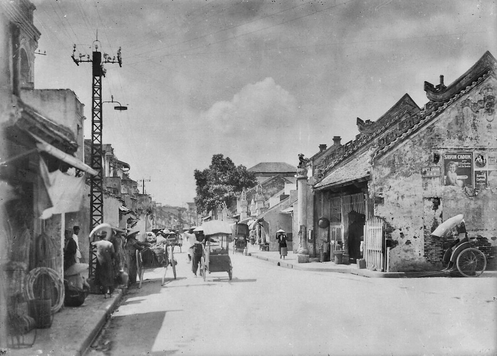 Khung cảnh đời thường trên phố Hàng Bạc thập niên 1920.