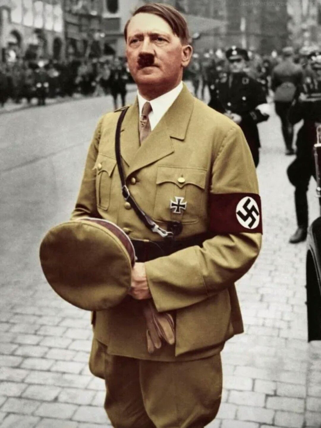 Nỗ lực ám sát thứ ba của tướng Tresckow diễn ra một tuần sau, vào ngày 21/3. Tresckow chọn Đại tá Freiherr von Gersdorff tiến hành một vụ đánh bom tự sát tại Bảo tàng Zeughaus ở Berlin, nơi Hitler sẽ tham dự lễ tưởng niệm các Anh hùng.