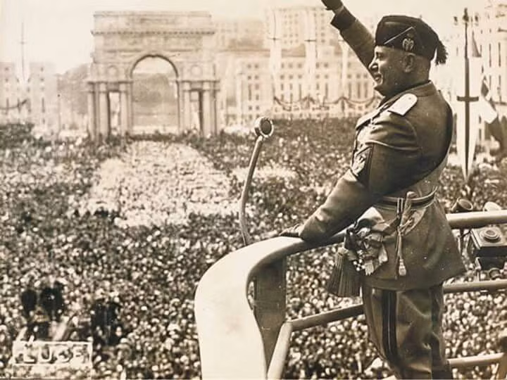 Sức mạnh ngày càng tăng của Mussolini và đội quân áo đen nổi tiếng của ông ta đã khiến vua Vittorio Emmanuel III mời trùm phát xít tương lai thành lập chính phủ liên minh năm 1922. Đến năm 1926, Benito Mussolini đã củng cố quyền lực của mình. Italia trở thành một quốc gia phát xít, sau đó cùng với Nhật Bản và nước Đức của Adolf Hitler trở lại chiến trường chống lại quân Đồng minh trong Thế chiến II...