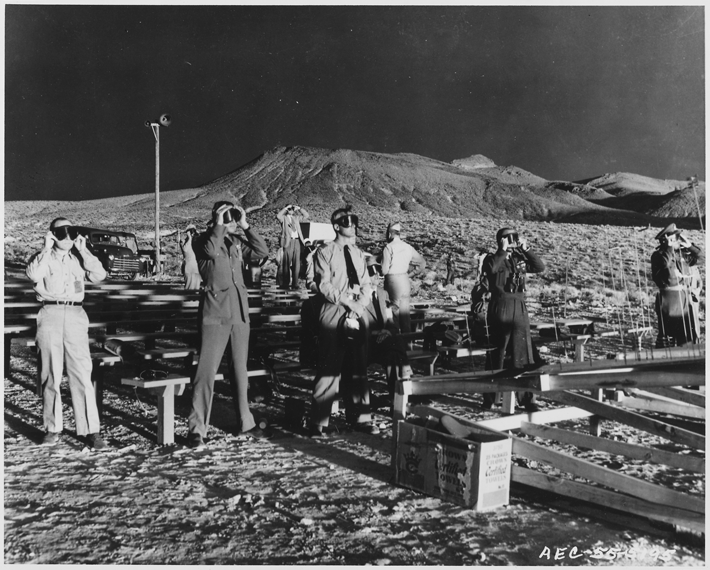 Rainier là một phần trong kế hoạch phát triển và thử nghiệm an toàn vũ khí hạt nhân, được gọi là Chiến dịch Plumbbob (Operation Plumbbob) tiến hành tại NTS từ ngày 28/5 đến ngày 7/10/1957.