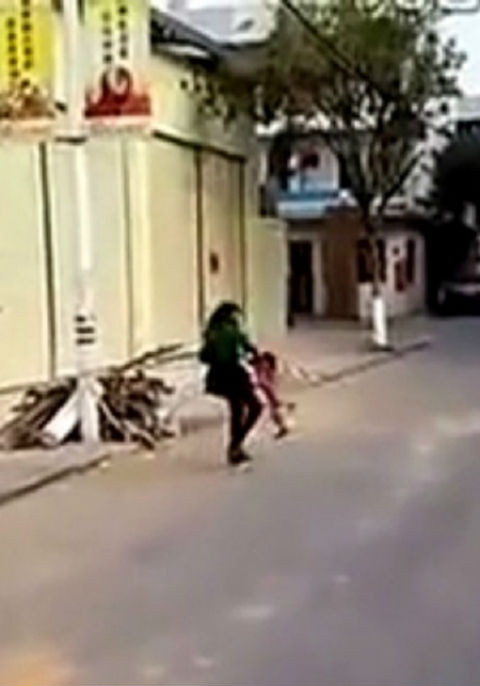 Phan no me quang quat, keo le con giua duong-Hinh-2