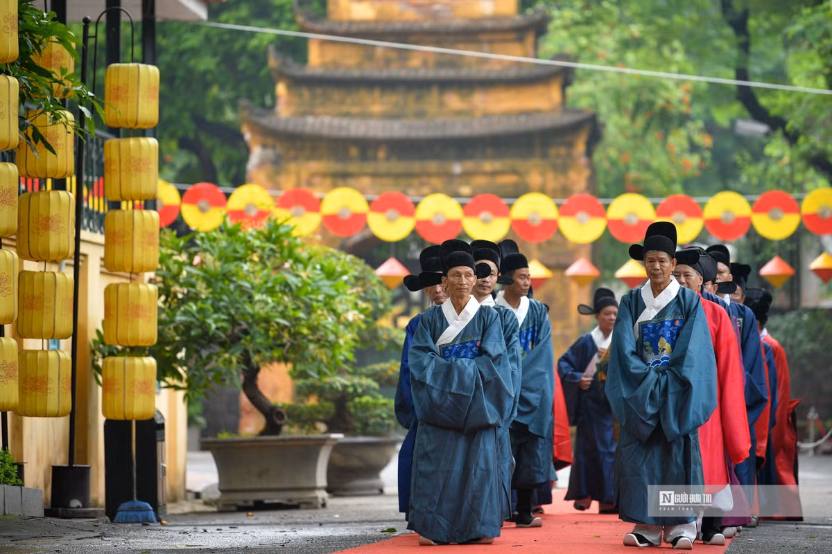 Tai hien nghi le Tet Doan Ngo cung dinh tai Hoang Thanh Thang Long