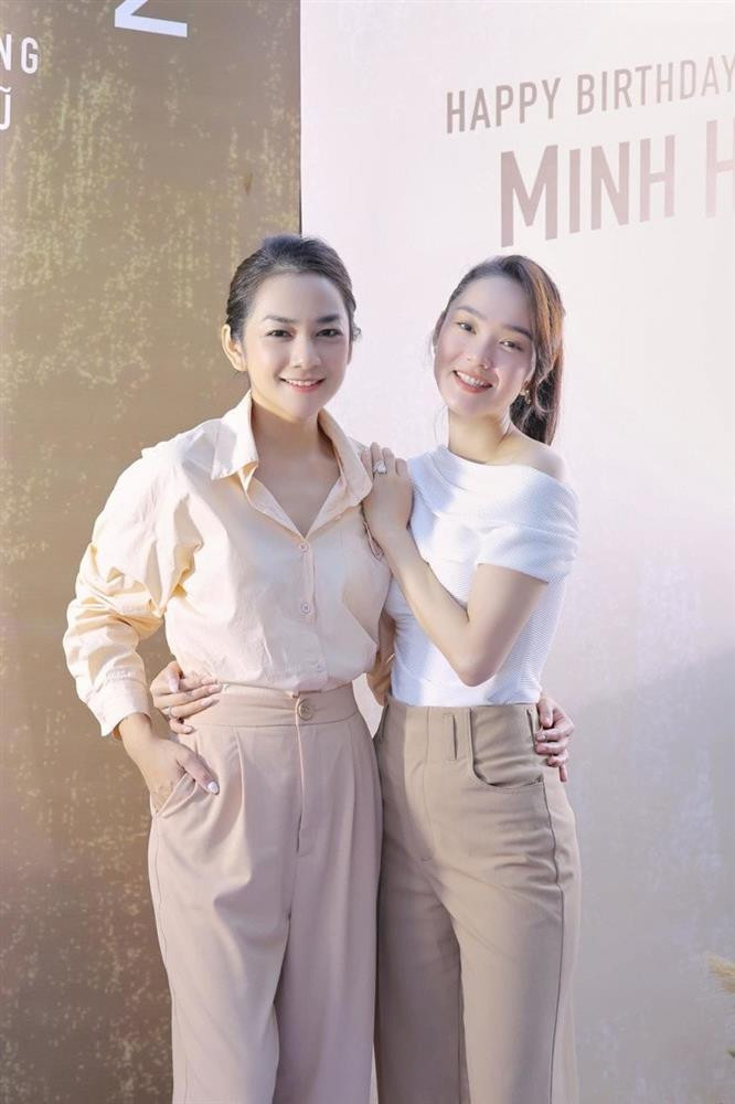 Minh Hang co co em dau xinh dep khong kem