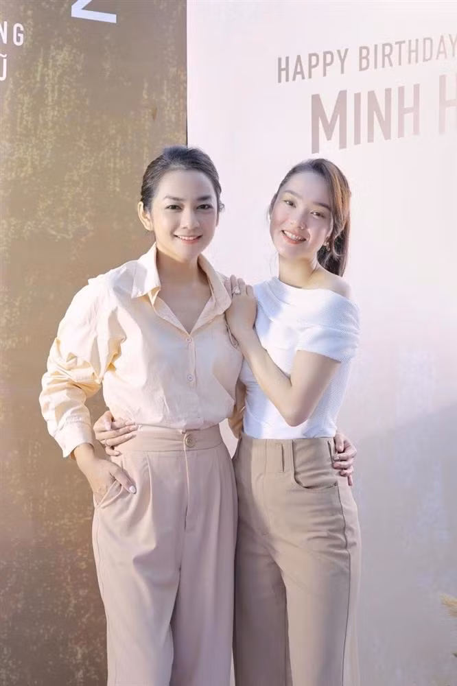 Minh Hang co co em dau xinh dep khong kem