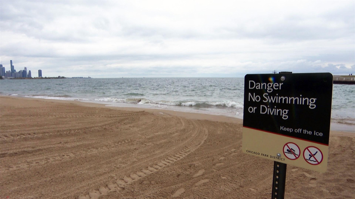 Hồ Michigan (Mỹ): Hồ Michigan là một trong 5 hồ lớn ở Bắc Mỹ. Đây cũng là hồ duy nhất nằm hoàn toàn bên trong nước Mỹ. Vào mùa hè, nước trong hồ có thể lên tới hơn 70 độ C, khiến việc bơi lội trở nên khó khăn. Nơi đây cũng chứa một số dòng nước nguy hiểm, những con sóng lớn có thể đạt độ cao 6-7 m. Trung bình khoảng 6 ca tử vong ở hồ mỗi năm.