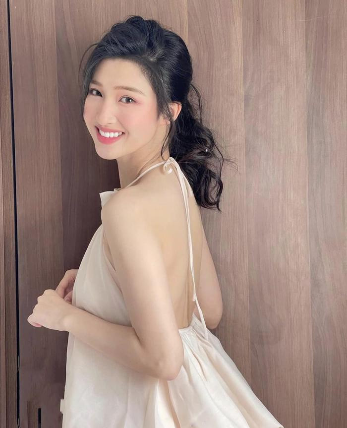 Visual trong trẻo của Á hậu Phương Nhi - Hình 3 Visual trong treo cua A hau Phuong Nhi-Hinh-3