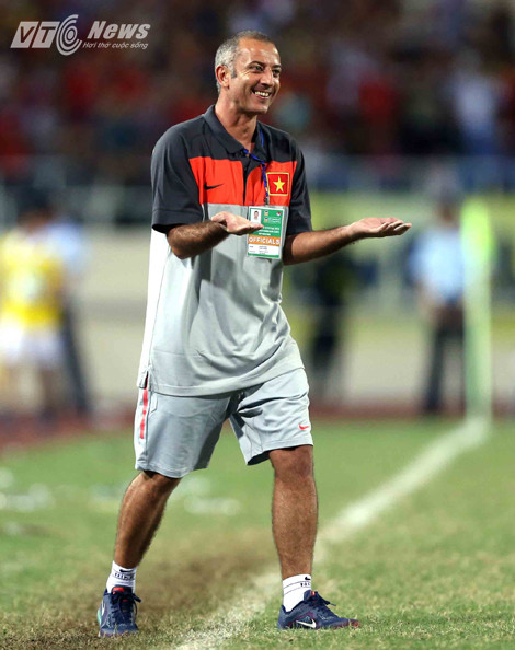 Thầy Giôm muốn gắn bó và cống hiến cho bóng đá Việt Nam lâu dài (Ảnh: Quang Minh).