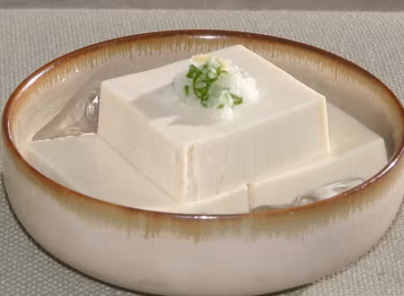 Không có chuyện bé trai dùng đậu nành sẽ bị nữ tính hóa.