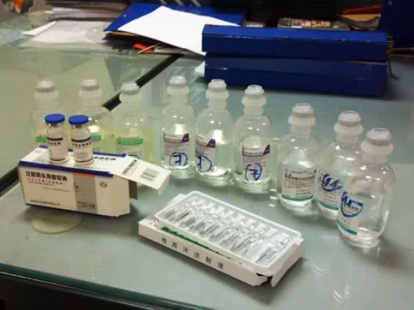 Số thuốc kháng sinh không rõ nguồn gốc.