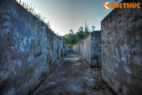 Các khẩu đội được liên kết với nhau bằng hệ thống giao thông hào.