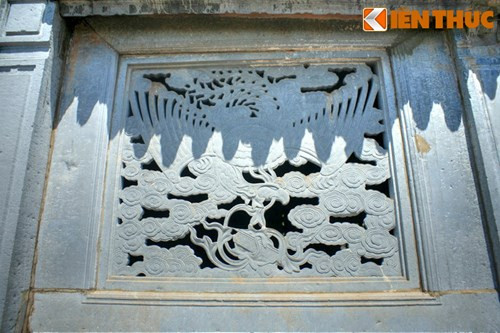 Ðường nét khắc họa những con vật như sư tử, phượng sống động đến lạ thường.