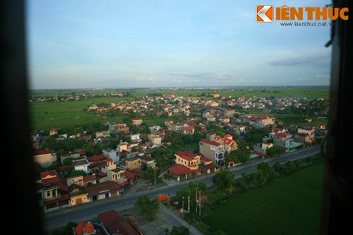 Quang cảnh nhìn từ tầng cao nhất của tháp.