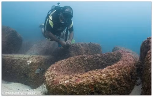 Các nghiên cứu cũng cho thấy địa hình của thành cổ Alexandria hoàn toàn khác với những giả định từ trước đến nay của giới sử học.