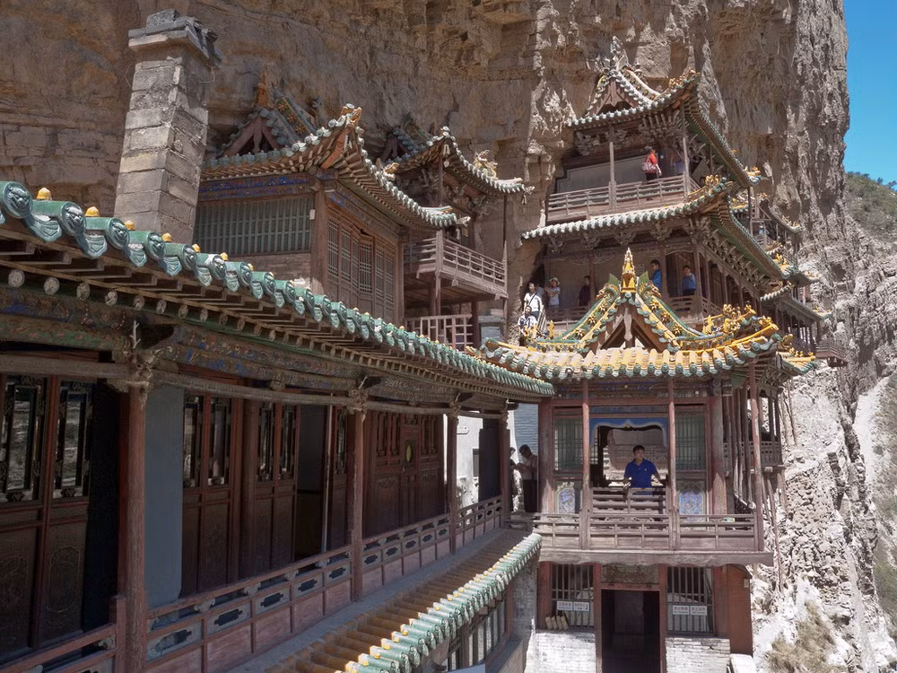 Những chuyên gia xây dựng từ các quốc gia như Anh, Đức và Ý đã tìm đến để học hỏi nghệ thuật xây dựng chùa. Họ cho rằng Chùa Huyền Không là sự kết hợp hoàn hảo giữa cơ học, mỹ học và Phật giáo.