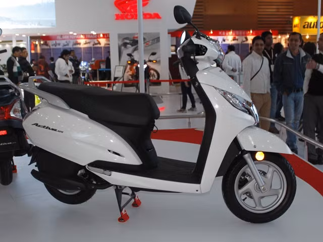 Trình làng và bán phổ thông tại thị trường Ấn Độ từ tháng 4/2014, Honda Activa 125 sẽ cạnh tranh với các đối thủ như: Suzuki Access, Mahindra Rodeo và Yamaha Ray.