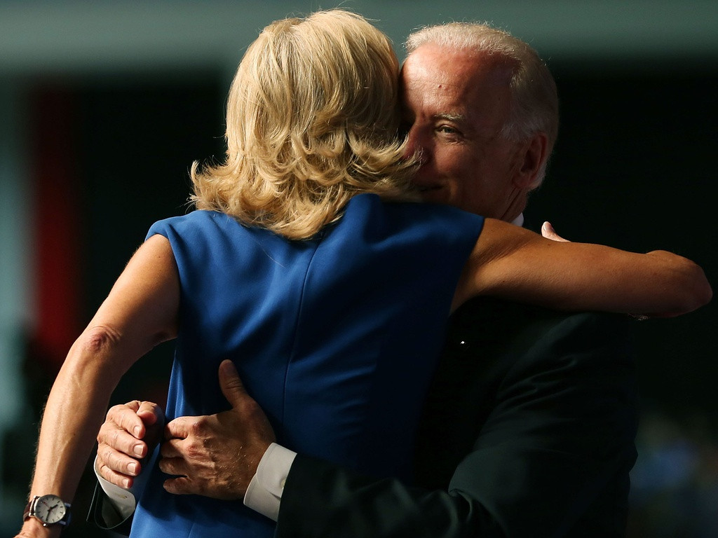 Cùng năm 2007, bà Jill Biden lấy bằng tiến sĩ giáo dục tại Đại học Delaware. Trong lễ tốt nghiệp, ông Joe Biden là người trao cho vợ bằng tiến sĩ.