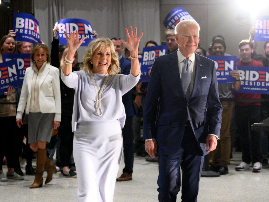 Năm 2019, bà Jill Biden phát hành cuốn sách Where The Light Enters. Trong đó, bà viết về việc yêu ông Joe Biden ngay từ những ngày hẹn hò đầu tiên. “Sau khi thất vọng về cuộc ly hôn đầu tiên, tôi không bao giờ muốn mất kiểm soát trái tim mình một lần nữa. Nhưng trong những tháng hẹn hò với Joe, niềm khao khát đó đã đi ngược lại thực tế rằng: tôi đã yêu”. Tháng 4/2019, khi ông Joe Biden tham gia tranh cử tổng thống năm 2020, bà Jill đã trở thành người đồng hành quan trọng của chồng. Lần đầu tiên sau 38 năm, bà nghỉ dạy để giúp chồng lên đường vận động.