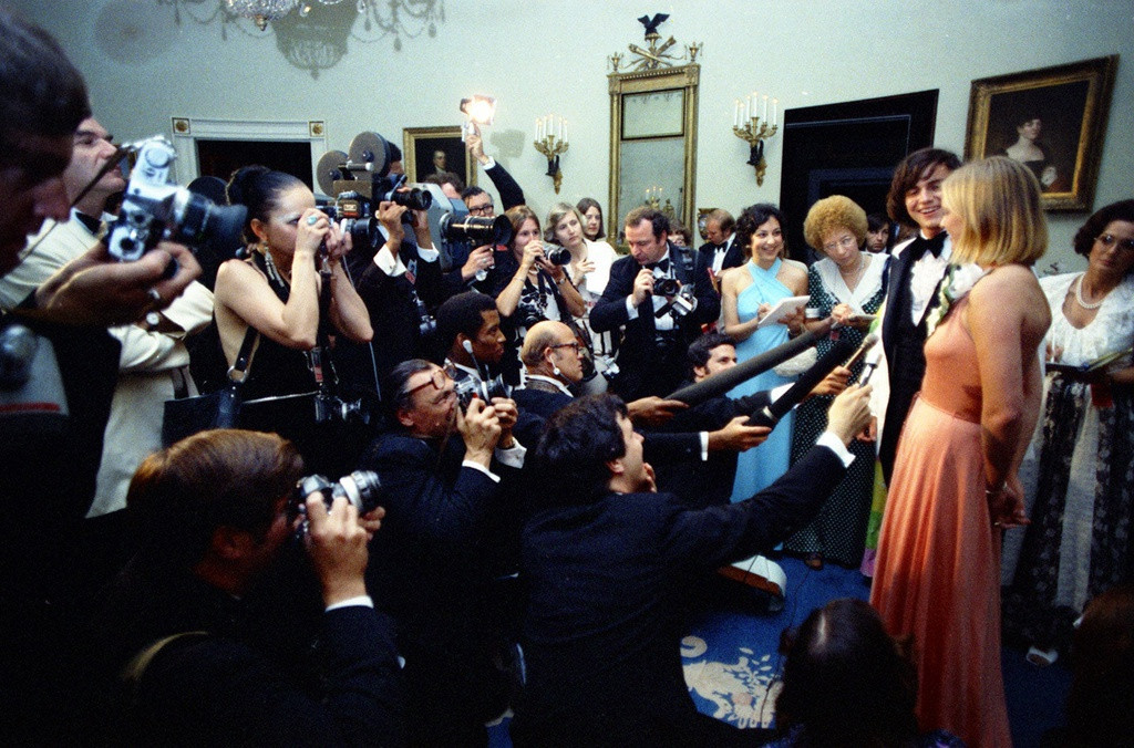 br/> Con cái tổng thống không được sử dụng mạng xã hội cũng là một cách giúp những đứa trẻ của Nhà Trắng tránh xa thị phi không đáng có. Điều này nhằm giúp bảo vệ bản thân lẫn hình tượng của gia đình tổng thống. Tuy nhiên, những người con trưởng thành của ông Trump đã đi ngược quy tắc này.