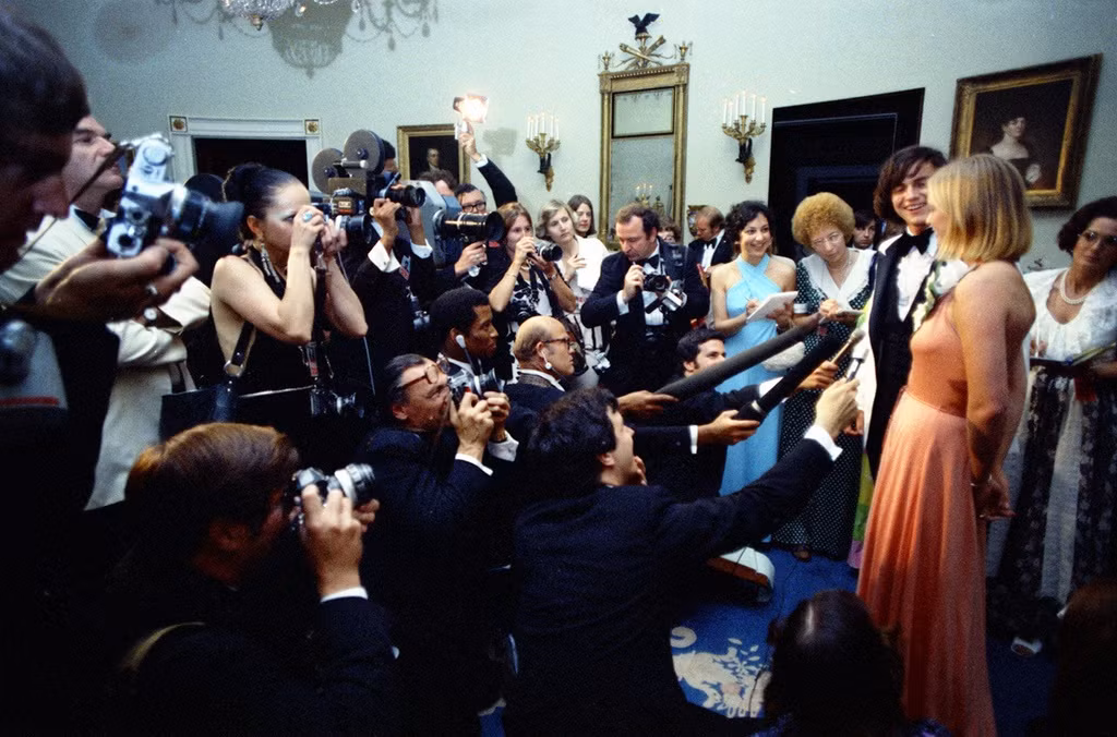 br/> Con cái tổng thống không được sử dụng mạng xã hội cũng là một cách giúp những đứa trẻ của Nhà Trắng tránh xa thị phi không đáng có. Điều này nhằm giúp bảo vệ bản thân lẫn hình tượng của gia đình tổng thống. Tuy nhiên, những người con trưởng thành của ông Trump đã đi ngược quy tắc này.