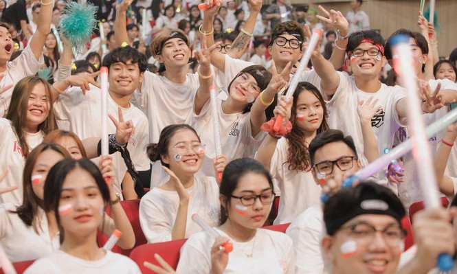 Hàng nghìn người trẻ thích thú thông điệp “dám thể hiện, là chính mình” Hang nghin nguoi tre thich thu thong diep “dam the hien, la chinh minh”