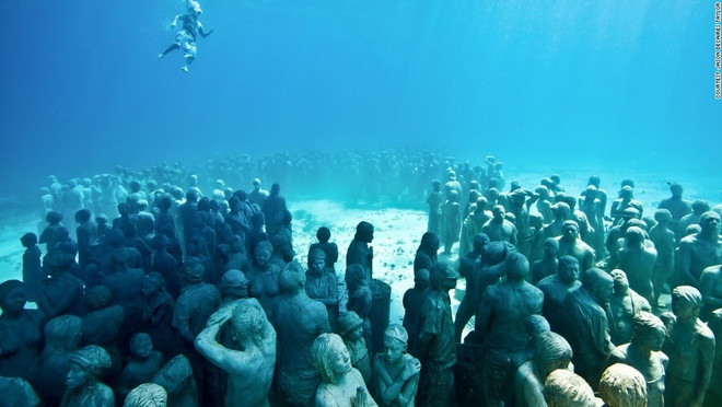 Ông đang ấp ủ dự án tiếp theo tại vùng biển ngoài khơi quần đảo Canary, Đại Tây Dương. Một vườn thực vật dưới nước sẽ dần hình thành tại đây.