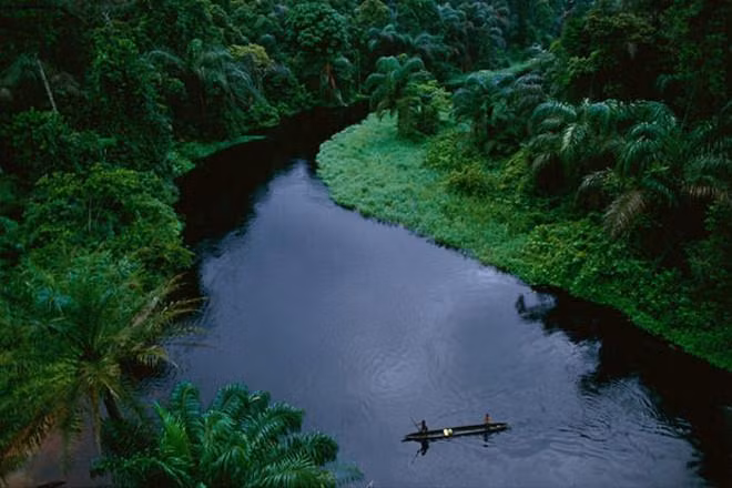 Theo World Atlas, sông Congo (sông Zaire) ở châu Phi sâu nhất hiện nay với độ sâu xấp xỉ 220 m. Xếp thứ hai là Trường Giang ở Trung Quốc với độ sâu khoảng 200 m.