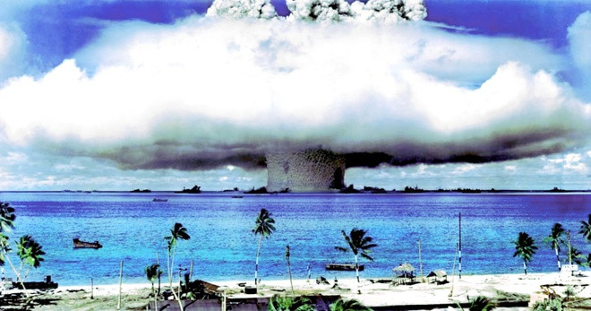 Bikini Atoll là nhóm đảo nhỏ thuộc quần đảo Marshall, Thái Bình Dương. Năm 1946, quân đội Mỹ yêu cầu sơ tán người dân trên 19 đảo để biến quần đảo thành bãi thử vũ khí hạt nhân. Phóng xạ từ các hoạt động thử nghiệm biến chúng thành hoang đảo trong nhiều thập niên. Năm 1987, nhiều người bắt đầu trở lại khu vực để sinh sống.