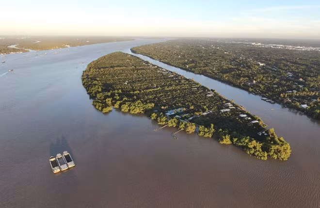 Theo một số nguồn tư liệu, cồn Quy còn có tên gọi khác là cồn Cát. Cồn Quy hiện thuộc địa phận 2 xã Quới Sơn và Tân Thạch của huyện Châu Thành, tỉnh Bến Tre. Ảnh: Thamhiemmekong.