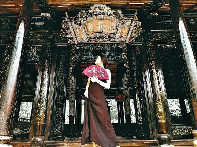 Năm 2012, Tổ chức Kỷ lục Việt Nam xác lập kỷ lục nơi sở hữu nhiều nhà gỗ cổ, hoa văn phong phú, đa dạng nhất Việt Nam cho Làng cổ Phước Lộc Thọ. Theo thông tin giới thiệu điểm đến, nơi đây hiện có hơn 22 căn nhà gỗ cổ mang phong cách cả 3 miền Bắc, Trung, Nam, nằm giữa khung cảnh thiên nhiên sông nước hữu tình.