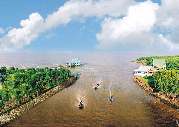 Theo Cổng thông tin điện tử Cà Mau, đây là tỉnh hiếm hoi ở nước ta có 2 đơn vị hành chính cấp huyện mang tên danh nhân lịch sử. Ngoài Trần Văn Thời, tỉnh Cà Mau còn có huyện Ngọc Hiển được đặt theo tên anh hùng chống Pháp Phan Ngọc Hiển.