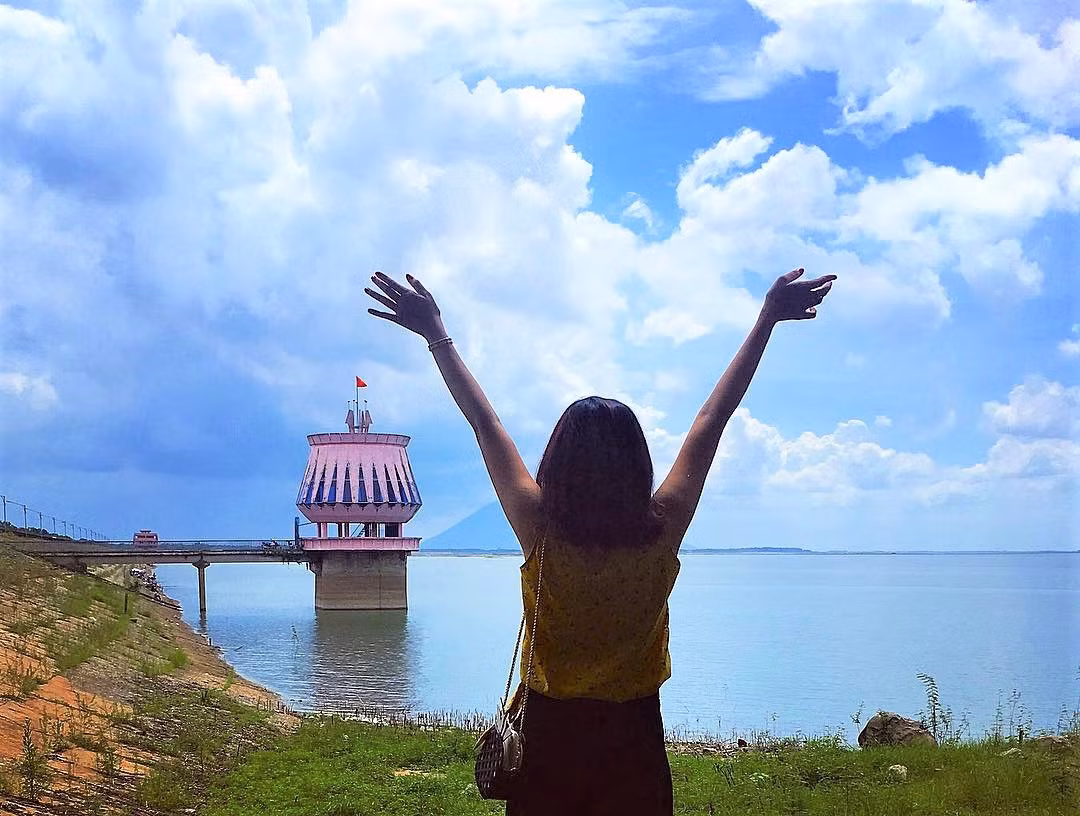 Huyện Dương Minh Châu hiện có 11 đơn vị hành chính cấp xã. Ngoài huyện lỵ là thị trấn Dương Minh Châu, huyện còn có 10 xã, gồm: Bàu Năng, Bến Củi, Cầu Khởi, Chà Là, Lộc Ninh, Phan, Phước Minh, Phước Ninh, Suối Đá và Truông Mít. Ảnh: @nhuycaongo.