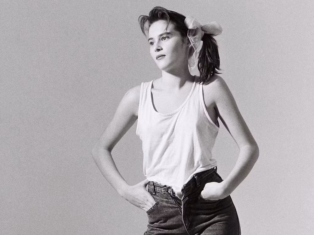  Melania Trump (tên thật là Melanija Knavs) sinh năm 1970 trong gia đình khá giả ở Slovenia. Bà theo đuổi con đường người mẫu chuyên nghiệp từ năm 16 tuổi. Nhờ được săn đón trên sàn diễn thời trang từ Paris, Milan tới New York, kết hợp với việc kinh doanh trang sức và mỹ phẩm, bà có thu nhập đáng kể từ trước khi kết hôn với ông Donald Trump vào năm 2005. Với khối tài sản khoảng 50 triệu USD, bà là một trong những đệ nhất phu nhân giàu có nhất trong lịch sử Mỹ. Ảnh: Stanje Jerko.