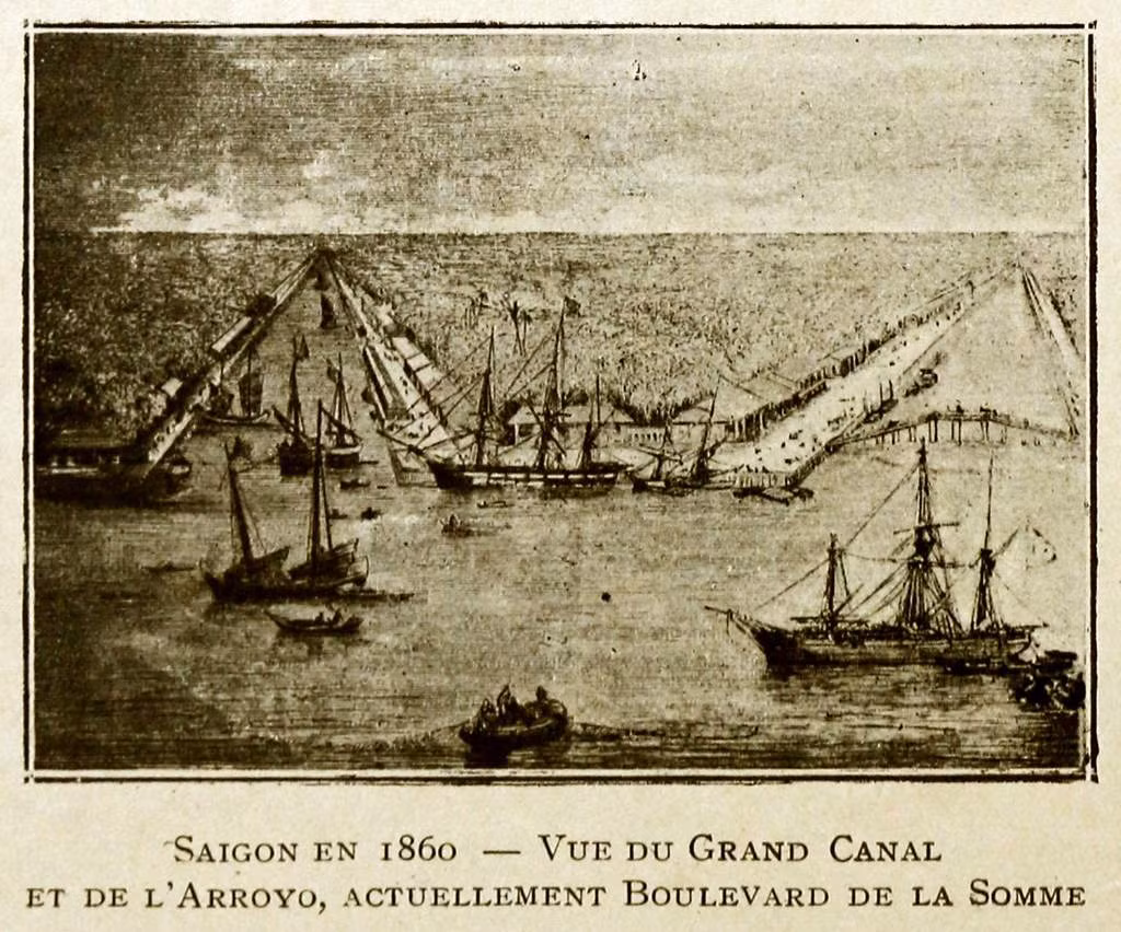 Tranh vẽ quang cảnh Kinh (Kênh) Lớn, nhìn từ sông Sài Gòn, năm 1860. Khi Pháp chiếm thành phố, Kinh Lớn được đổi tên thành Kênh đào Charner. Hai bên bờ kênh là con đường chạy song song mang tên Rigault de Genouilly và Charner.